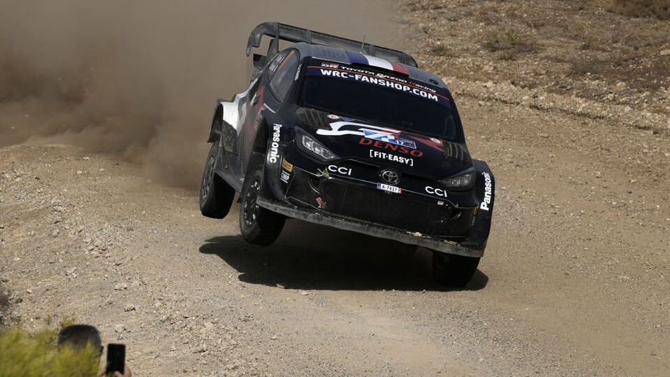 WRC'nin İtalya Rallisi'ni Ogier kazandı