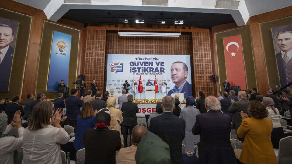 AK Parti bayram sonrası kampa giriyor