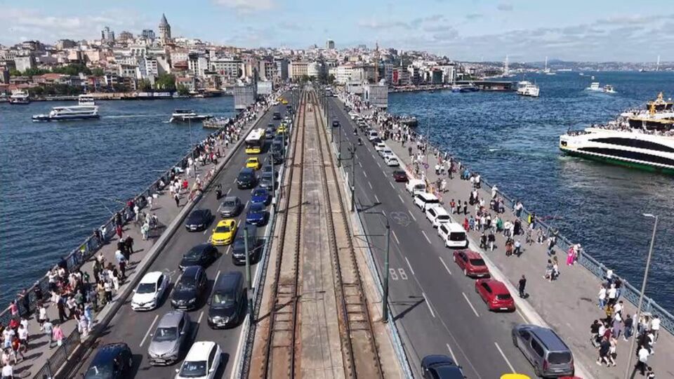 Sıcaklıklar normallerin üzerinde! İstanbul'da poyraz freni!