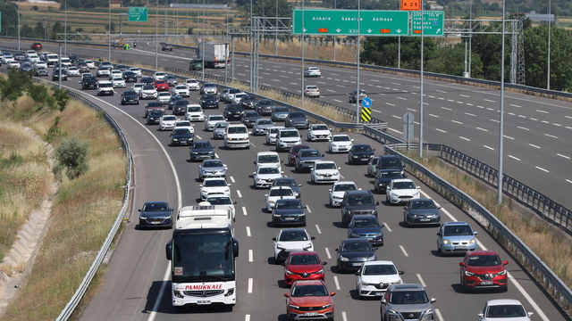 İstanbul'a geliş güzergâhlarında yoğunluk!