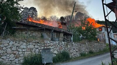 Amasya'da 4 ev yandı