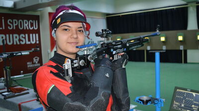 Elif Berfin Altun'dan havalı tüfekte Türkiye rekoru