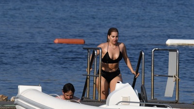 Karada aşk denizde aşk