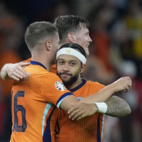 Hollanda'dan 8 gollü galibiyet!