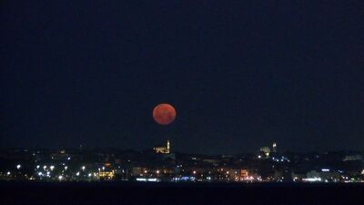 İstanbul'da 'Çilek Dolunayı'
