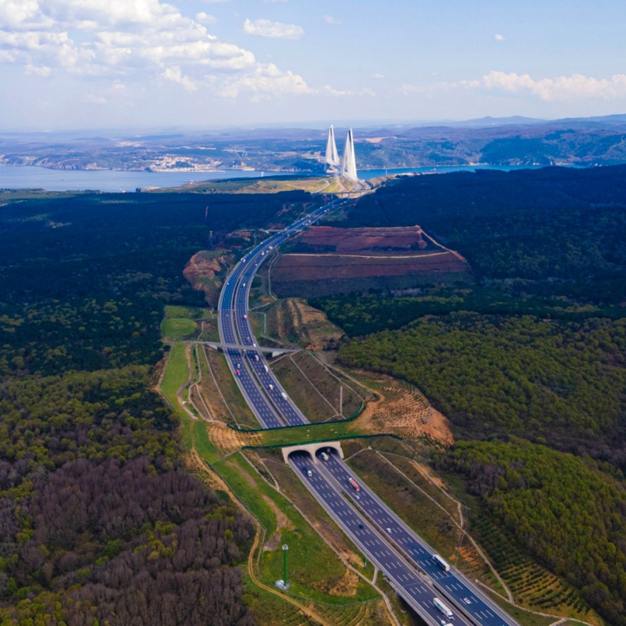Bayramda otoyolları 16.3 milyon araç kullandı