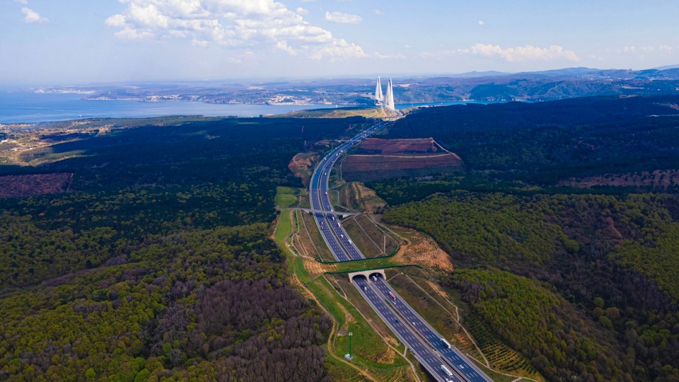 Bayramda otoyolları 16.3 milyon araç kullandı