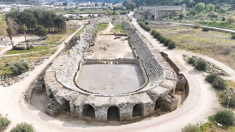 Şişecam Perge Antik Kenti kazılarına sponsor oldu