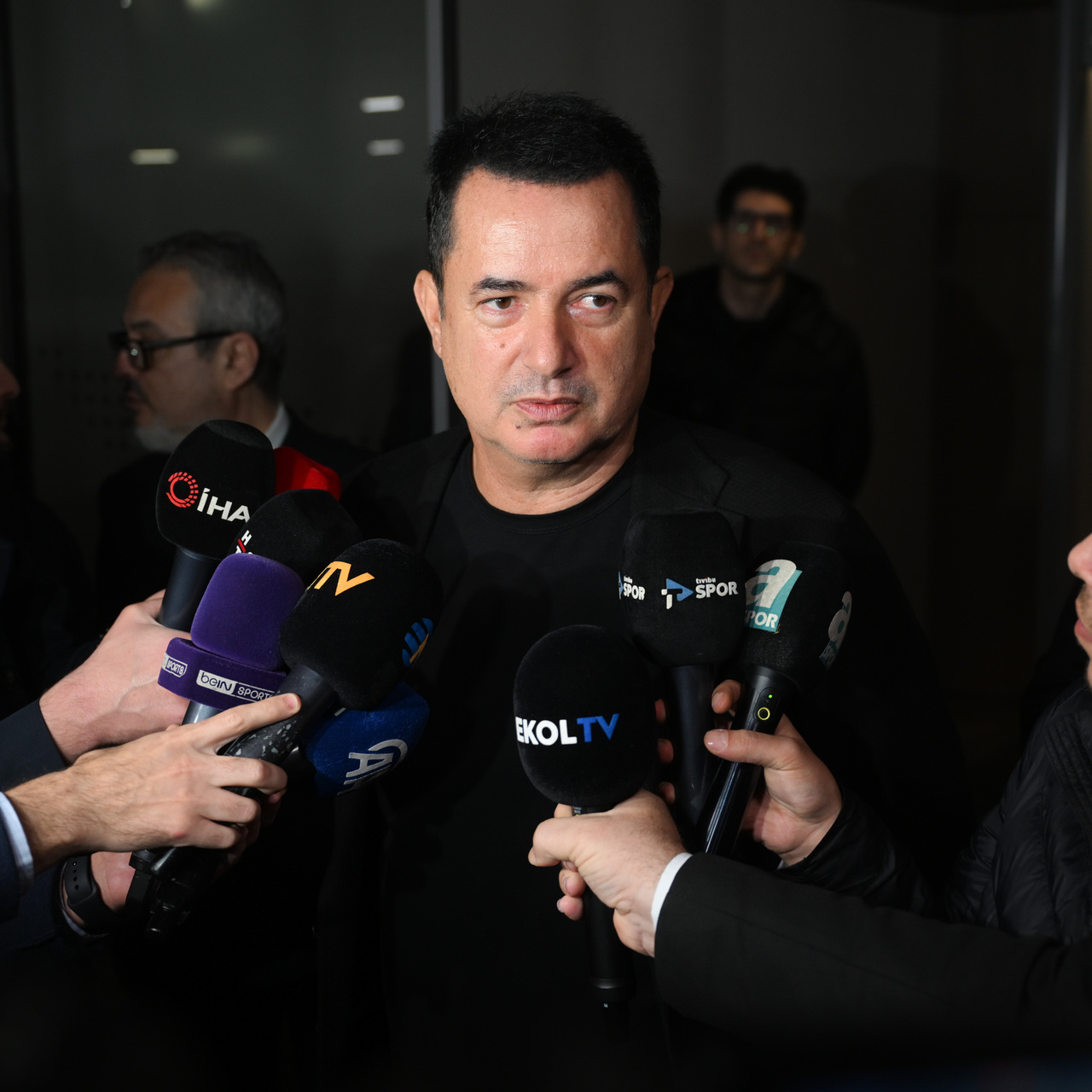 Acun Ilıcalı görevinden ayrıldı