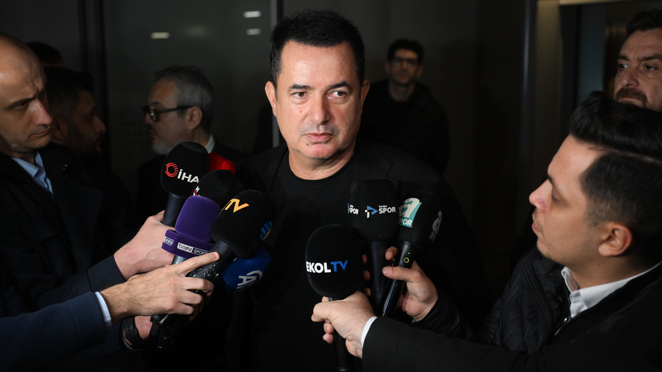 Acun Ilıcalı görevinden ayrıldı