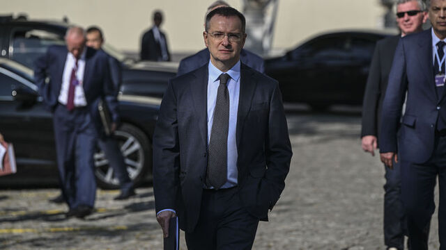 Medinskiy: Rusya ile uzun süre savaşmak imkansız