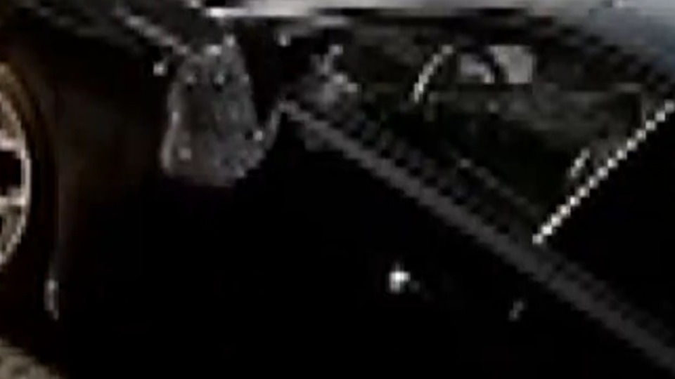 Aracın içinde bekleyen adama kurşun yağmuru!