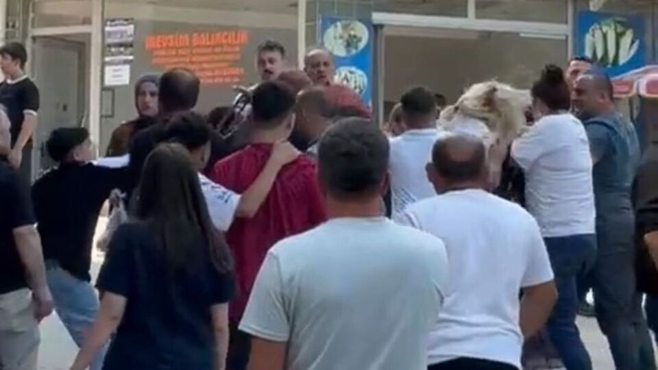 Boşanan çift ile yakınları arasında kavga