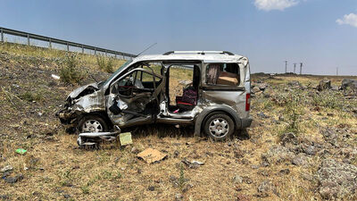 Araç şarampole devrildi: 4 yaralı