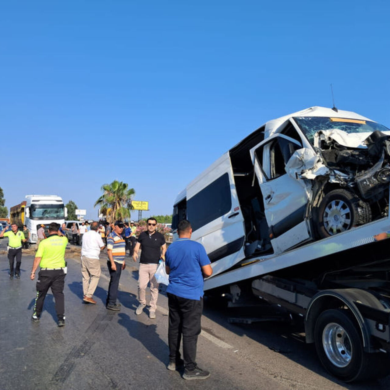 Antalya'da zincirleme kaza: 4 yaralı
