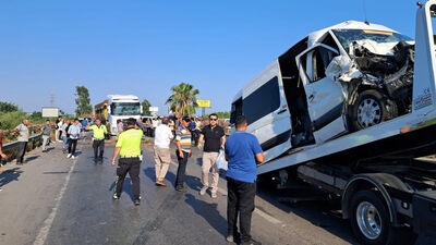 Antalya'da zincirleme kaza: 4 yaralı