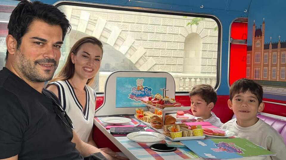 Burak Özçivit'ten aile paylaşımı