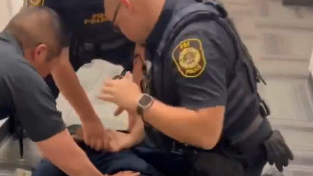 ABD'de senatöre ters kelepçe