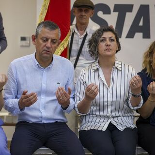 Özgür Özel, mevlit programına katıldı