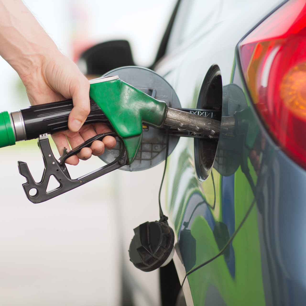 Benzine zam geldi