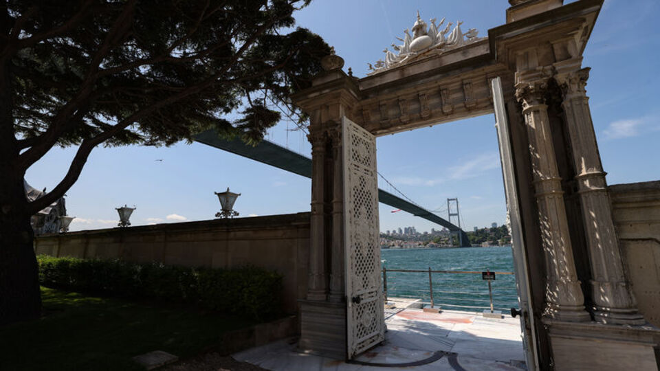 Milli Saraylar bahçeleri yaz akşamlarında ziyaretçilerini ağırlıyor