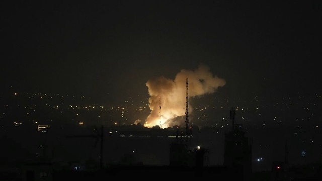 Örümcek ağına düşen İran