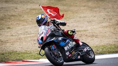 Toprak Razgatlıoğlu tarihe geçti!