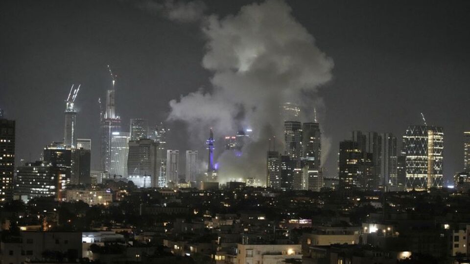 İsrail olağanüstü hal kısıtlamalarını uzattı