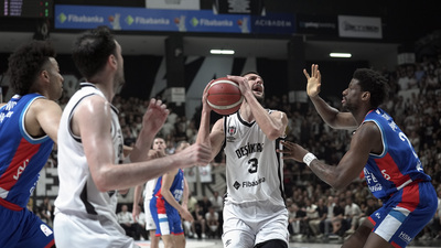 Beşiktaş, Anadolu Efes'i devirdi: Finalde!