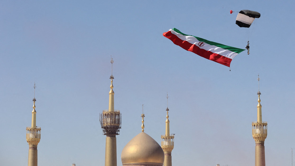 Yıkıma giden satranç: İran'ın içten çöküşü