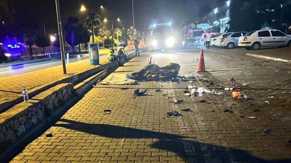 İki motosiklet çarpıştı! Sürücüleri öldü!