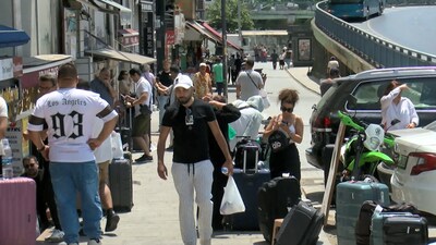 Hava sahası kapanınca otobüslerle İran'a gidiyorlar!