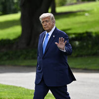 Trump'tan iki farklı açıklama