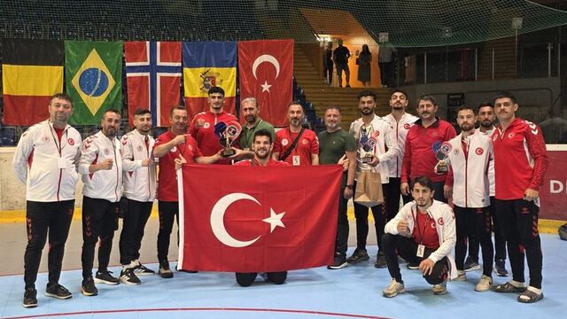 Milli boksörlerden Çekya'da üç madalya!