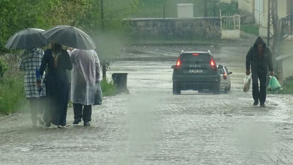Karadeniz için sağanak yağmur uyarısı