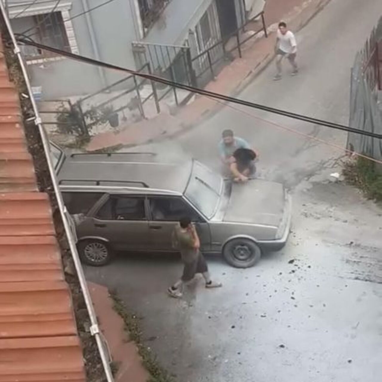 Aracına 'neden yandın' diye saldırdı | Flaş Gelişme