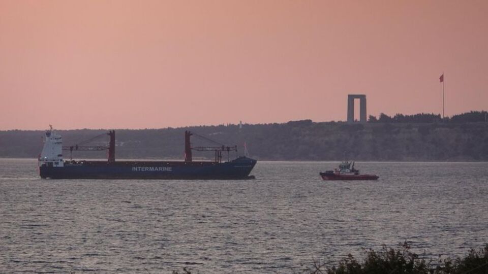 Çanakkale Boğazı'nda gemi yangını!