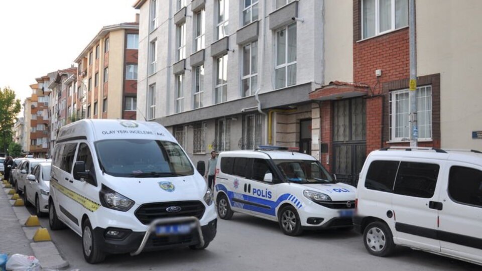 İki çocuk babası evinde ölü bulundu