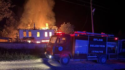 Karabük'te 2 katlı evde yangın!