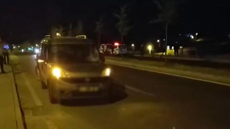 Hafif ticari aracın çarptığı çocuk kurtarılamadı