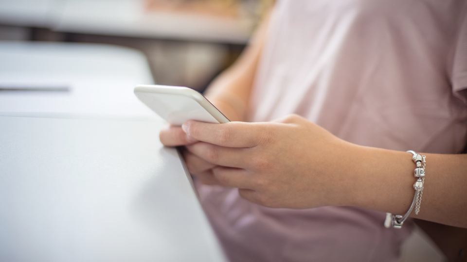 İtalya'da liselerde cep telefonu kullanımı yasaklandı