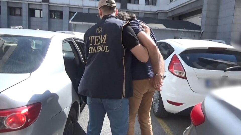 İzmir ve Ankara'da FETÖ operasyonları