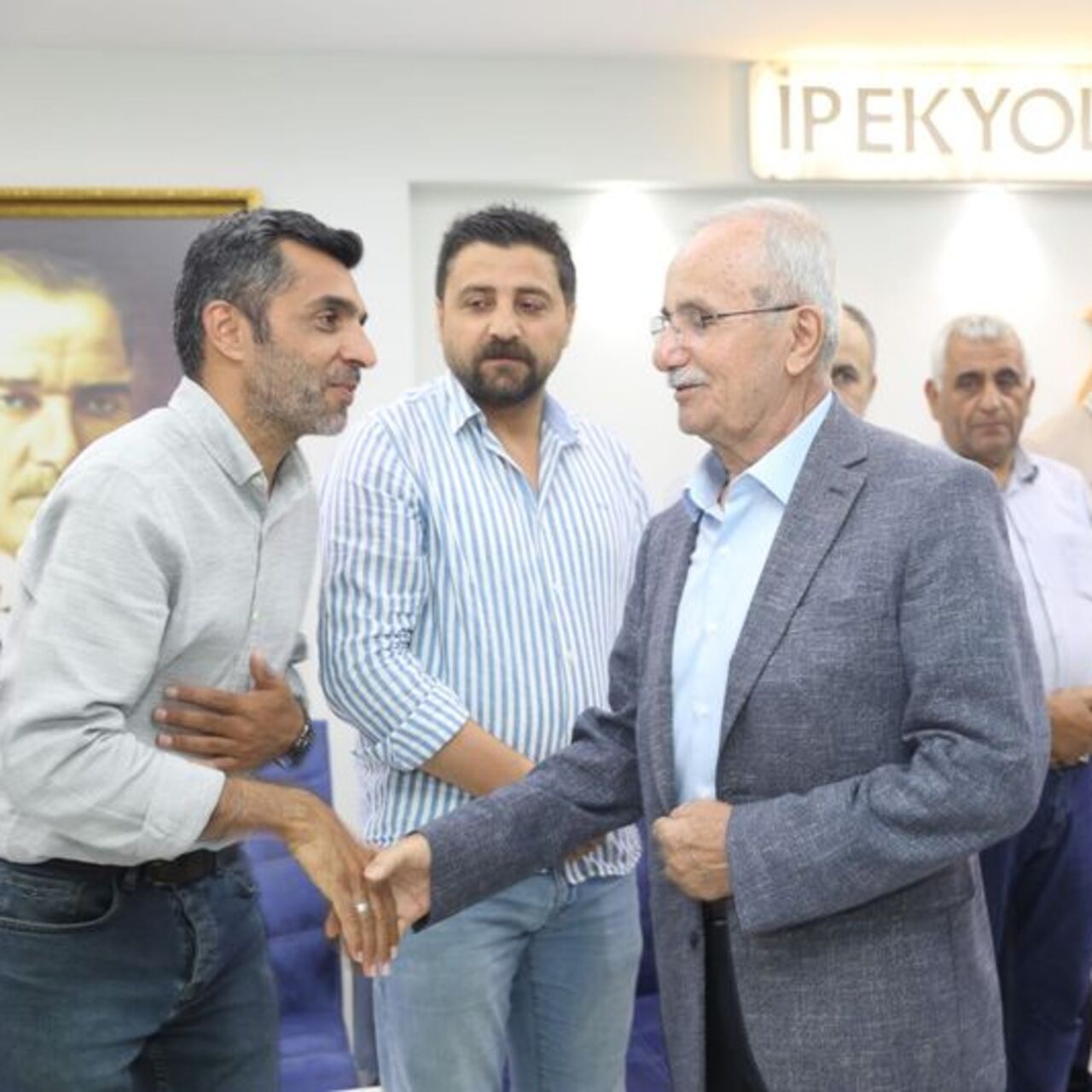 İpekyolu Belediye Başkanı istifa etti