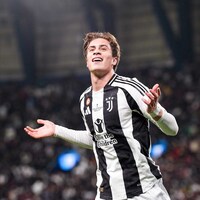 Kenan Yıldız, Türk futbol tarihine geçti!