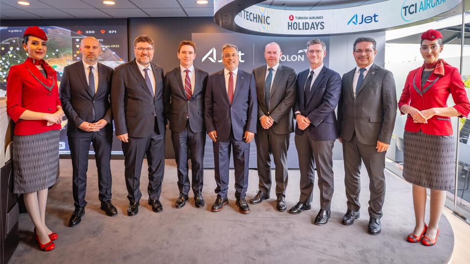 AJet 14 yeni uçak alıyor