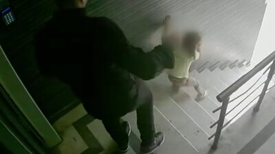 Çocuğuna tekme atan baba tutuklandı!