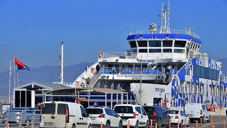 İzmir'de feribot ücretlerine zam