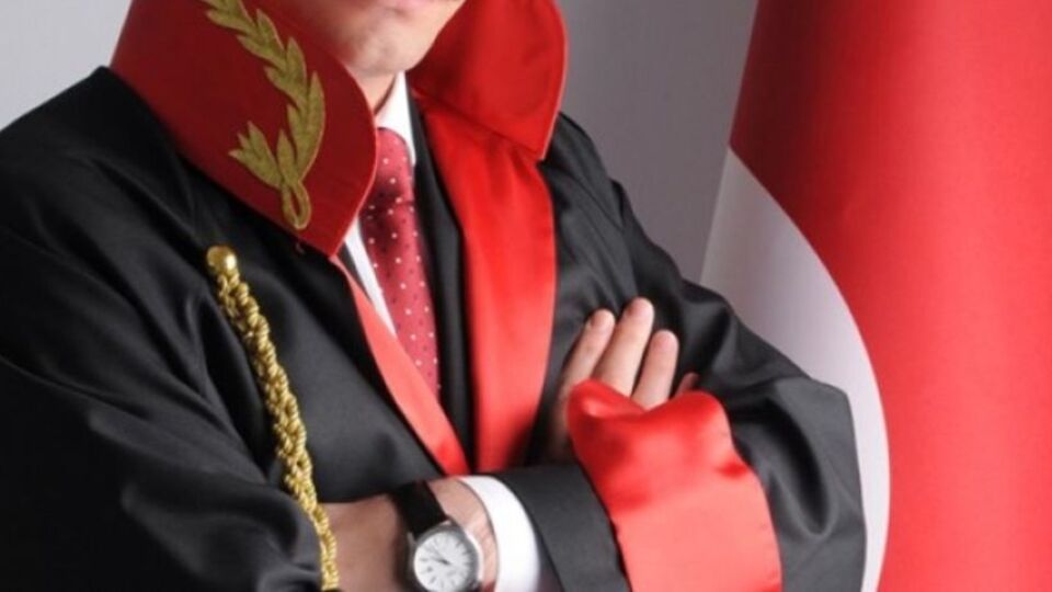 Hakim nasıl olunur?