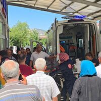 Genç kadın evinin önünde öldürüldü!