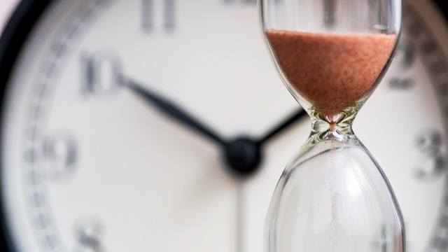 Zaman neden hep ileri akar?